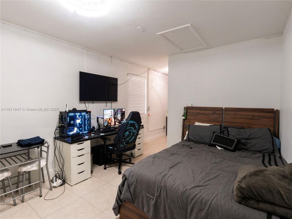 待售: $699,000 (4 贝兹, 3 浴室, 1346 平方英尺)