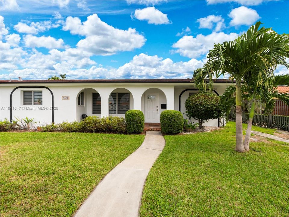 待售: $699,000 (4 贝兹, 3 浴室, 1346 平方英尺)