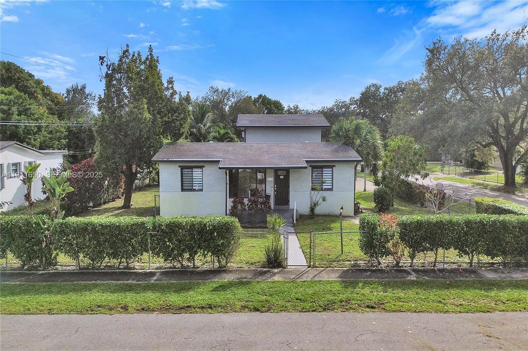 Active With Contract: $549,000 (4 beds, 3 baths, 1920 Square Feet)