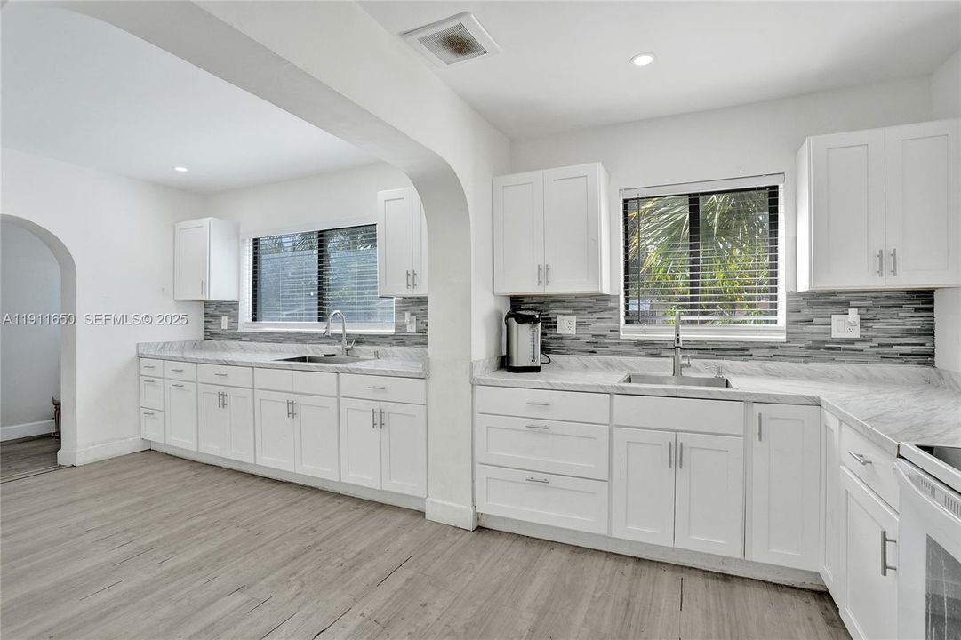 Active With Contract: $549,000 (4 beds, 3 baths, 1920 Square Feet)