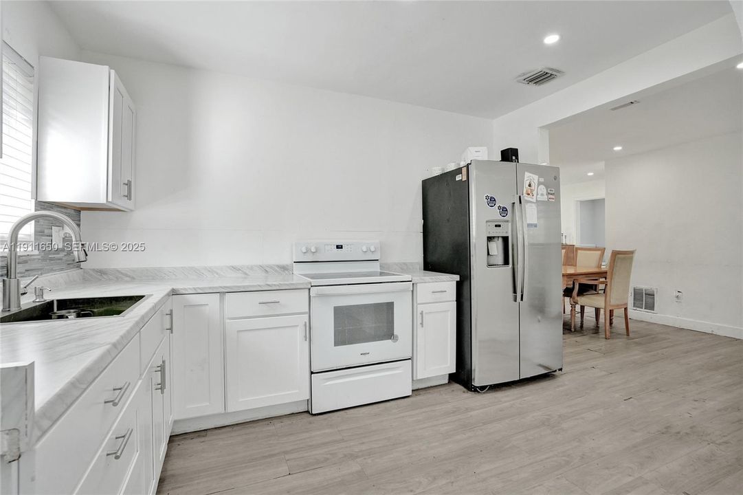 Active With Contract: $549,000 (4 beds, 3 baths, 1920 Square Feet)