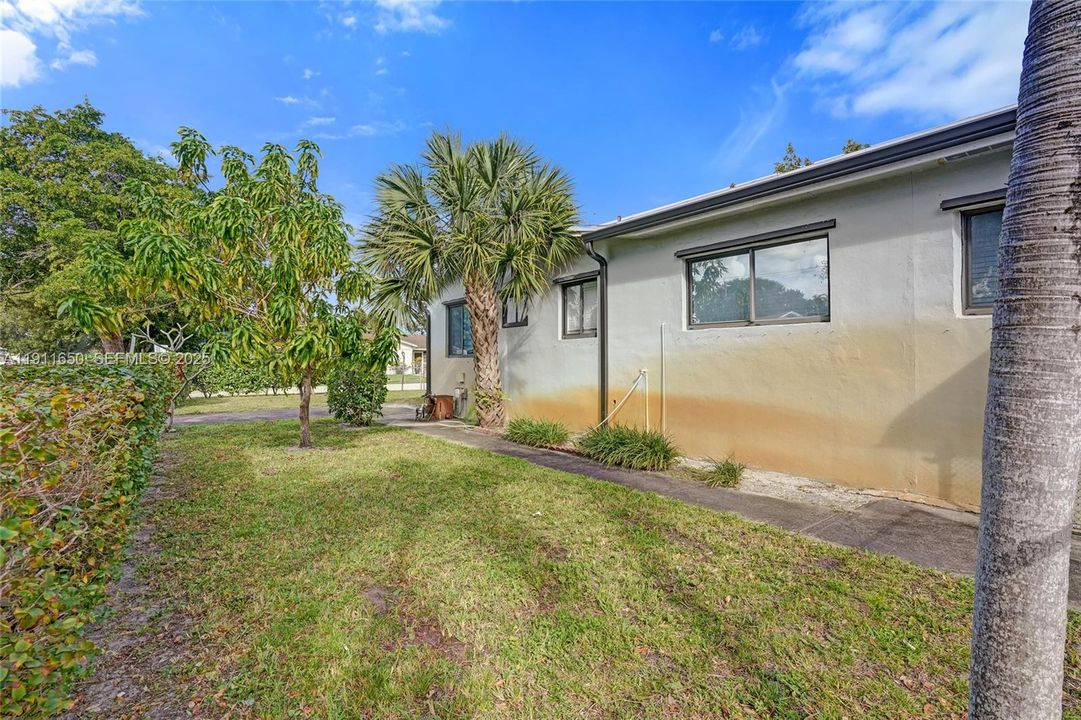 Active With Contract: $549,000 (4 beds, 3 baths, 1920 Square Feet)