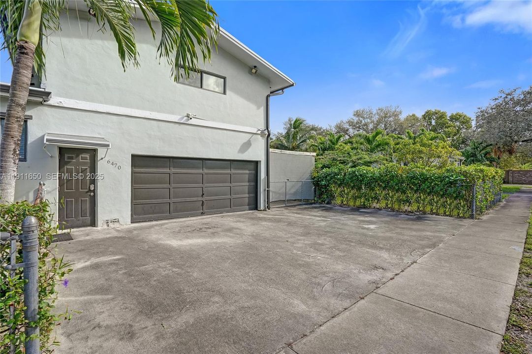 Active With Contract: $549,000 (4 beds, 3 baths, 1920 Square Feet)