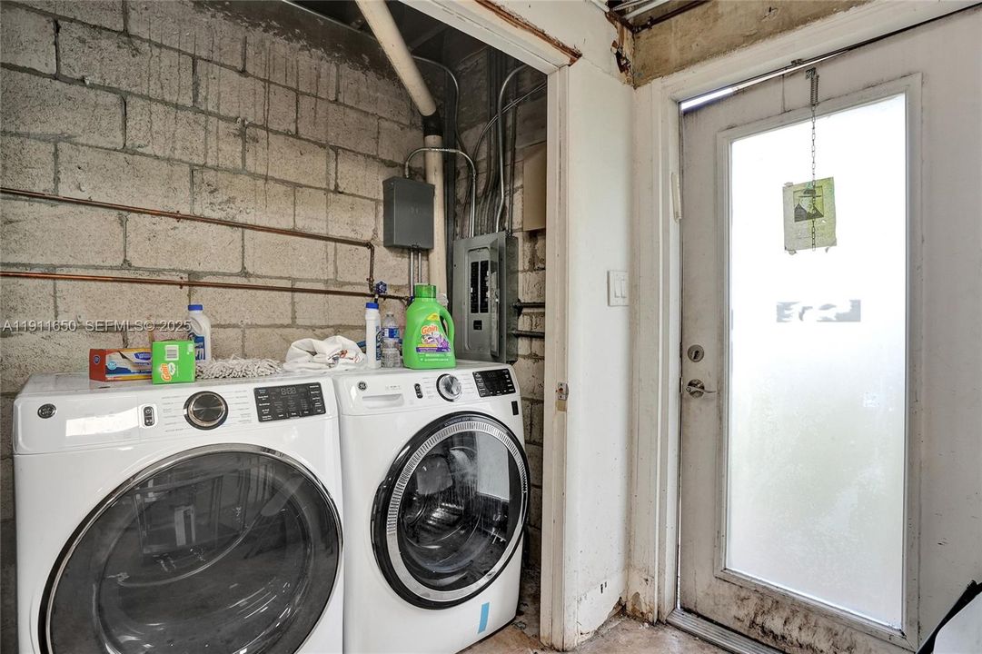 Active With Contract: $549,000 (4 beds, 3 baths, 1920 Square Feet)