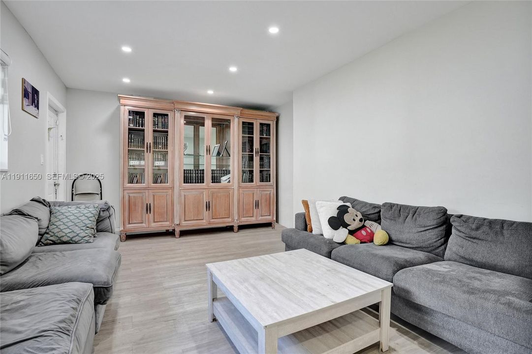 Active With Contract: $549,000 (4 beds, 3 baths, 1920 Square Feet)