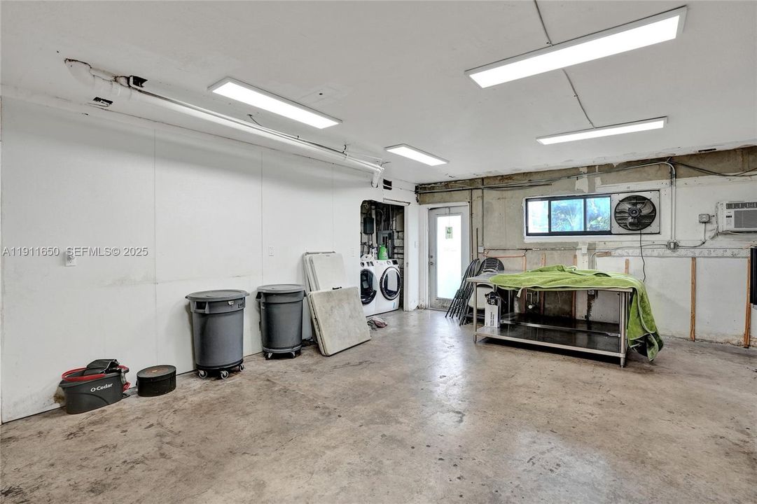 Active With Contract: $549,000 (4 beds, 3 baths, 1920 Square Feet)