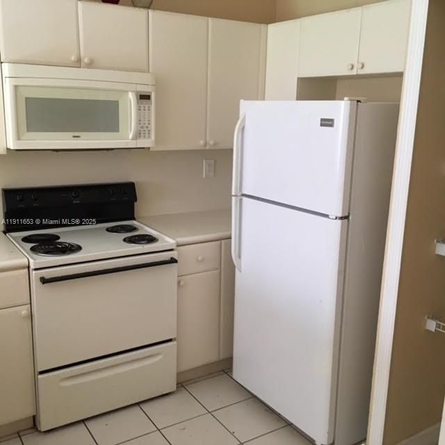 Activo con contrato: $1,650 (2 camas, 2 baños, 914 Pies cuadrados)