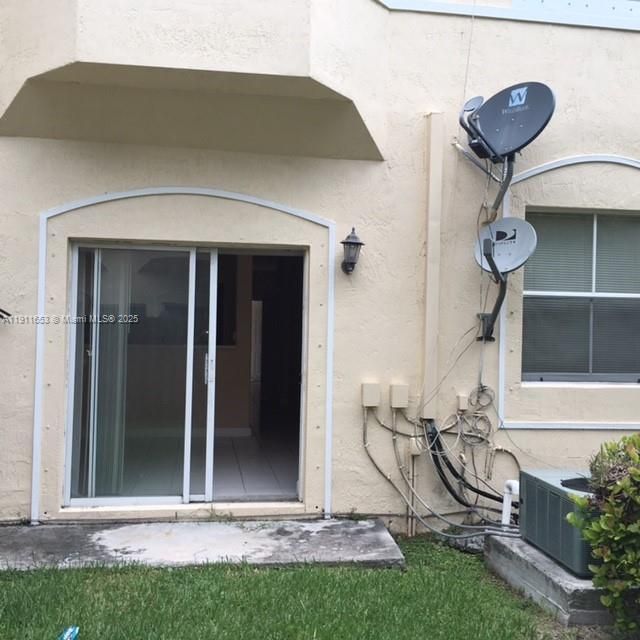 Activo con contrato: $1,650 (2 camas, 2 baños, 914 Pies cuadrados)