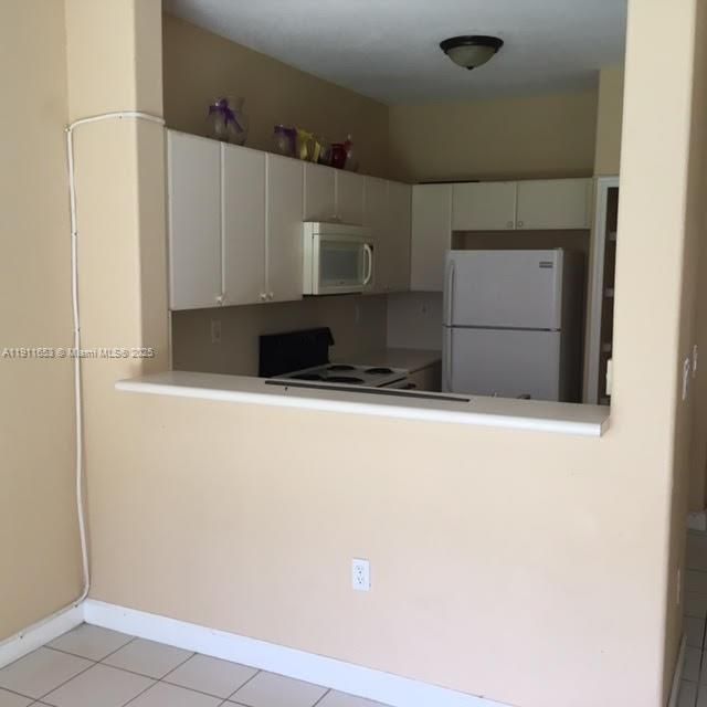 Activo con contrato: $1,650 (2 camas, 2 baños, 914 Pies cuadrados)