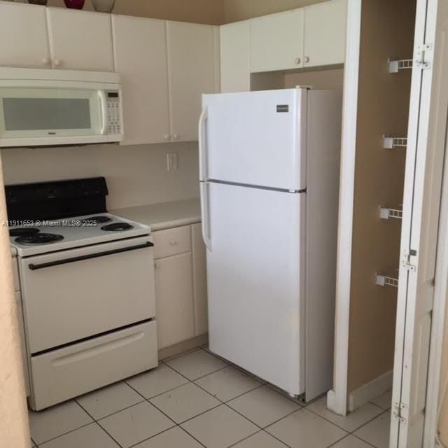 Activo con contrato: $1,650 (2 camas, 2 baños, 914 Pies cuadrados)