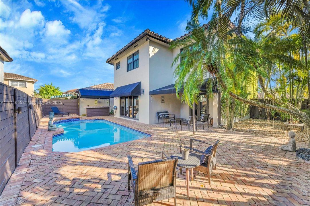 Active With Contract: $4,450 (3 beds, 2 baths, 1733 Square Feet)