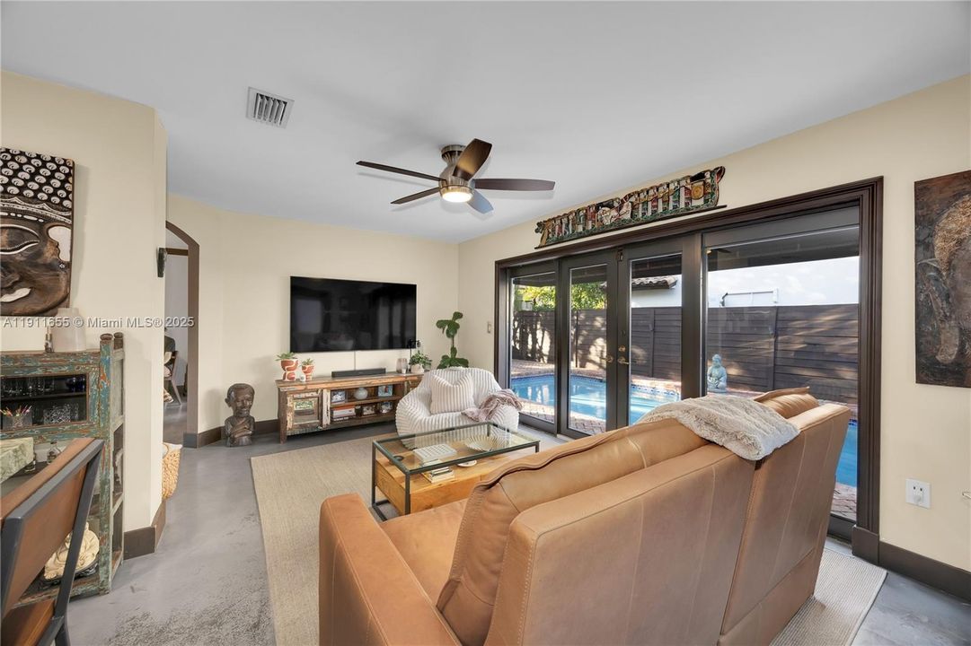 Active With Contract: $4,450 (3 beds, 2 baths, 1733 Square Feet)