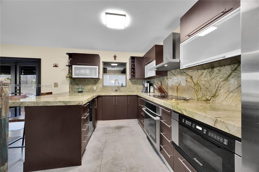 Active With Contract: $4,450 (3 beds, 2 baths, 1733 Square Feet)