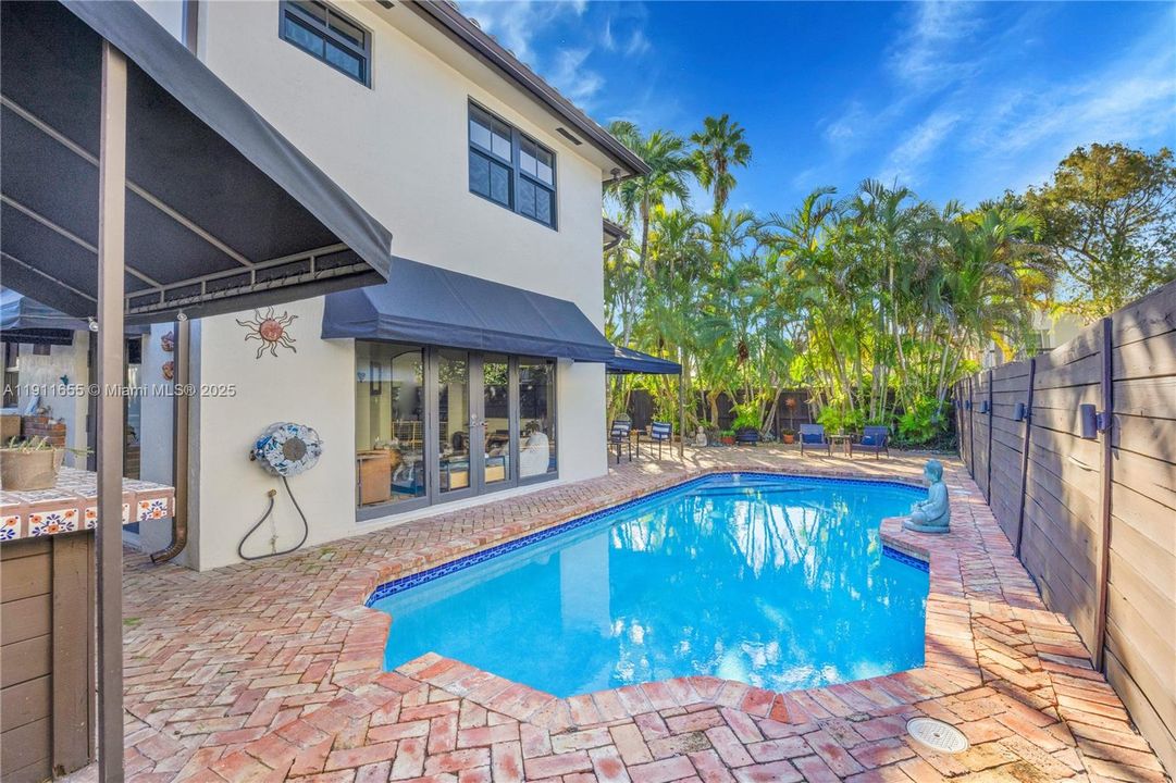 Active With Contract: $4,450 (3 beds, 2 baths, 1733 Square Feet)