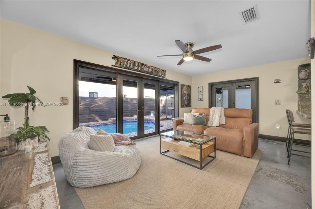 Active With Contract: $4,450 (3 beds, 2 baths, 1733 Square Feet)