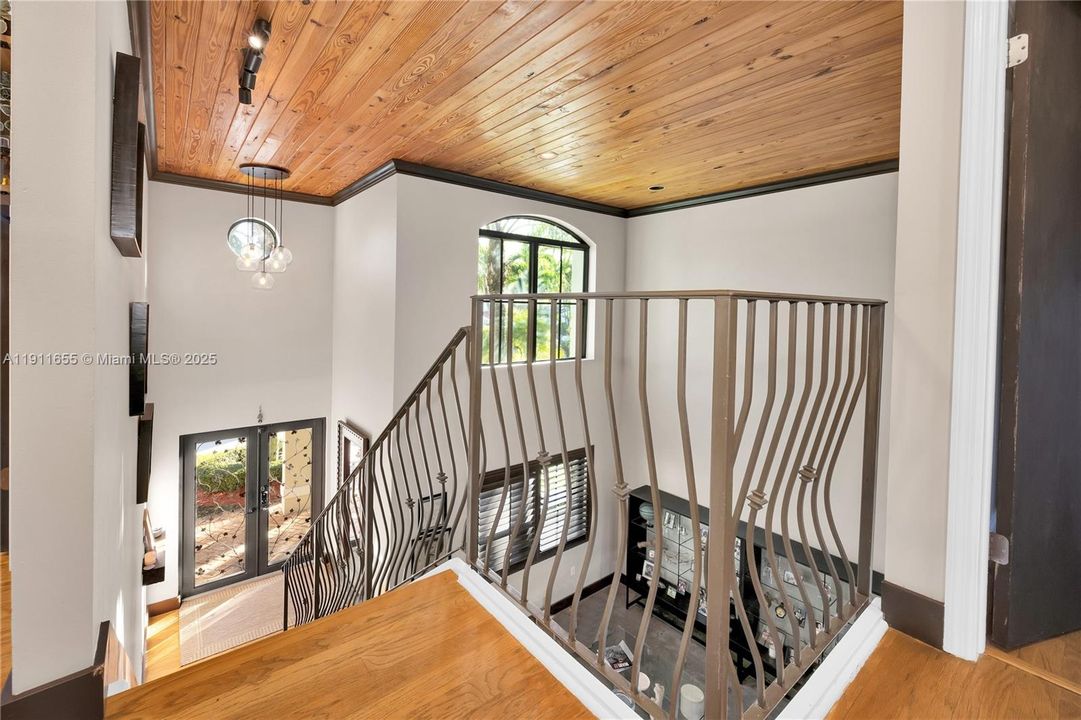 Active With Contract: $4,450 (3 beds, 2 baths, 1733 Square Feet)