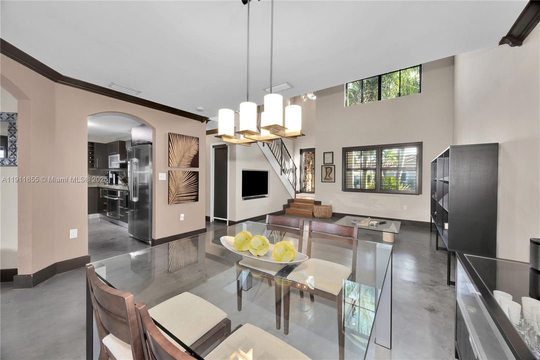 Active With Contract: $4,450 (3 beds, 2 baths, 1733 Square Feet)