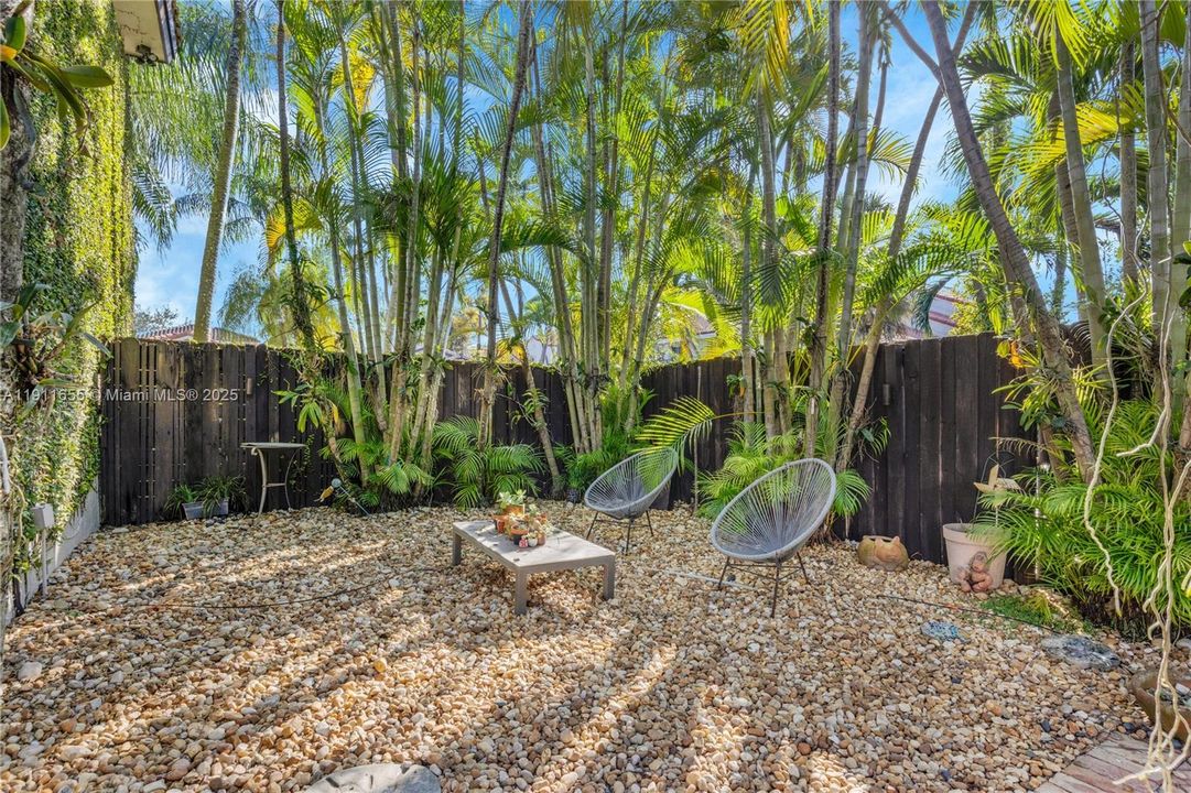 Active With Contract: $4,450 (3 beds, 2 baths, 1733 Square Feet)