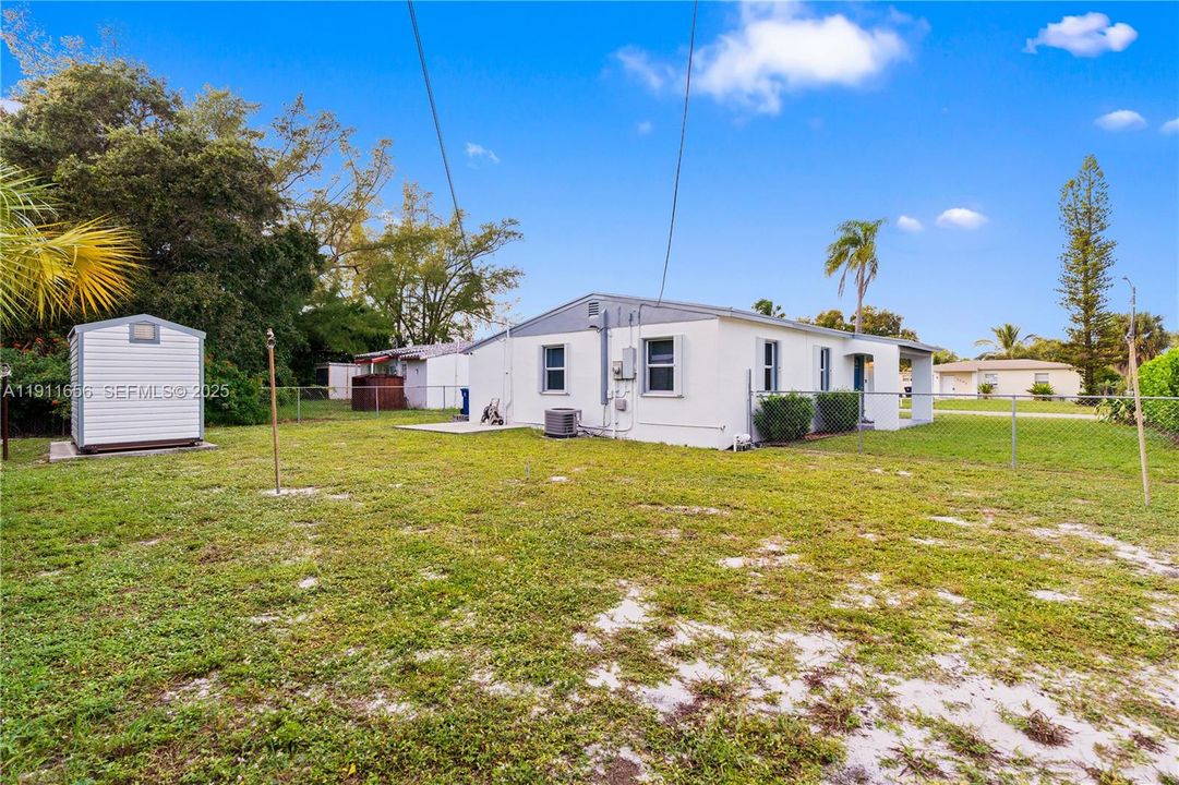 Под контрактом: $365,000 (3 спален, 1 ванн, 936 Квадратных фут)