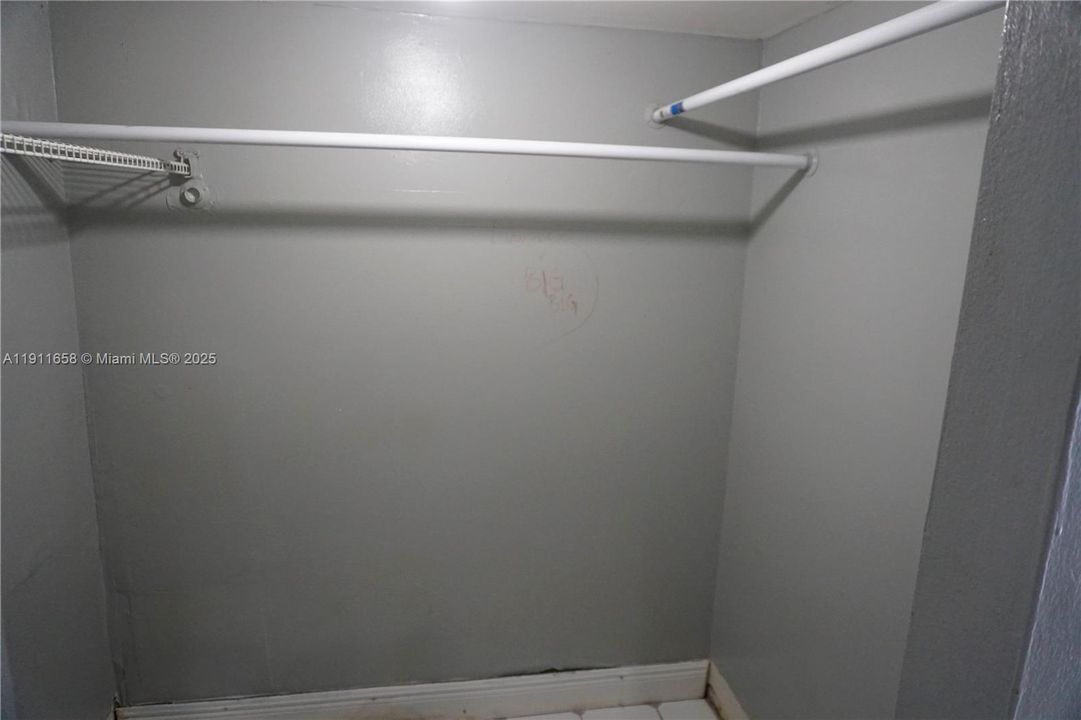 For Sale: $100,000 (1 beds, 1 baths, 808 Square Feet)