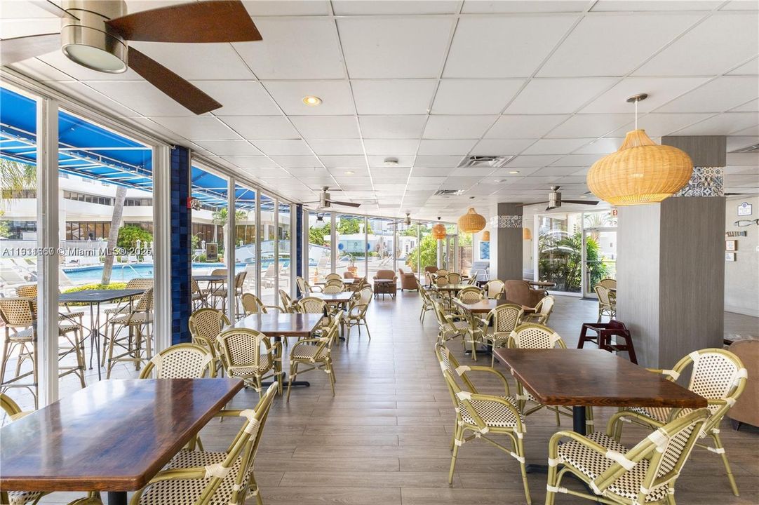 Active With Contract: $599,000 (2 beds, 2 baths, 1522 Square Feet)