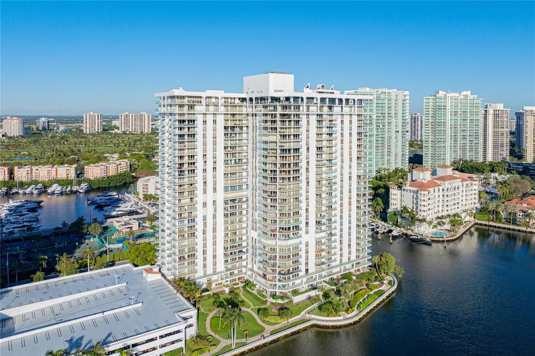 Active With Contract: $599,000 (2 beds, 2 baths, 1522 Square Feet)