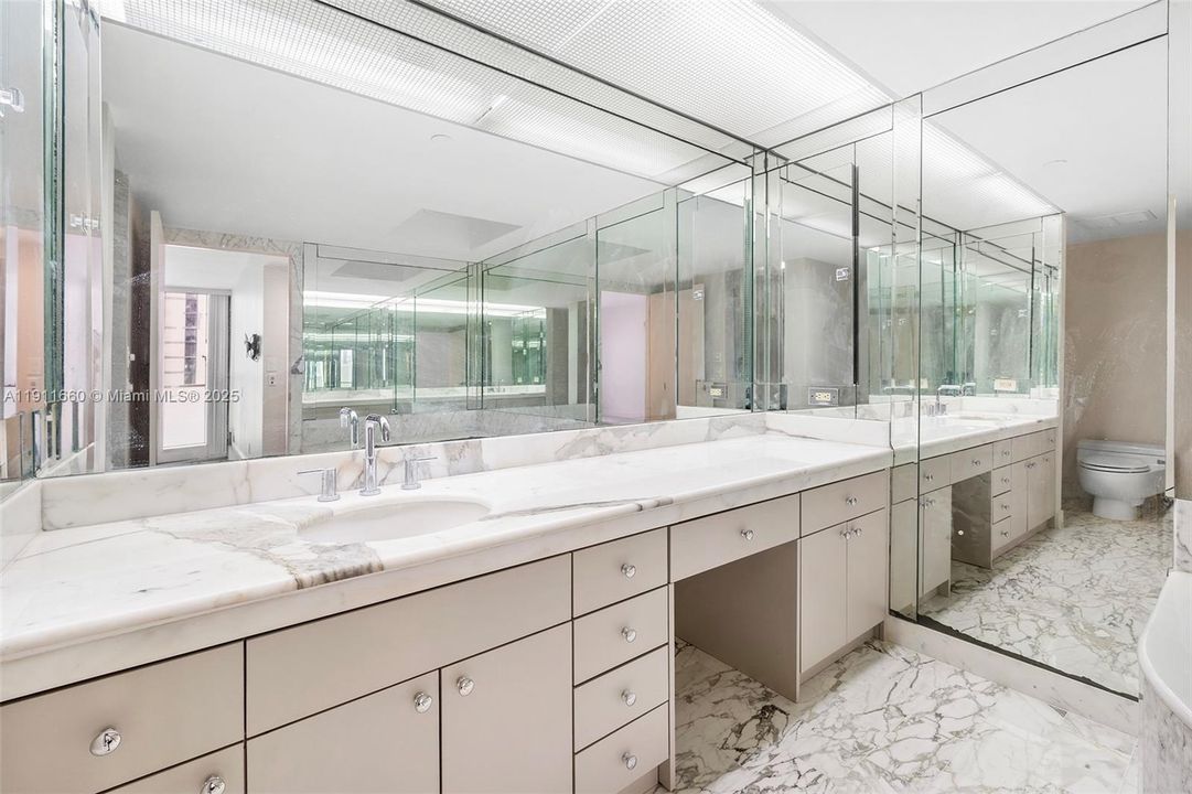 Active With Contract: $599,000 (2 beds, 2 baths, 1522 Square Feet)