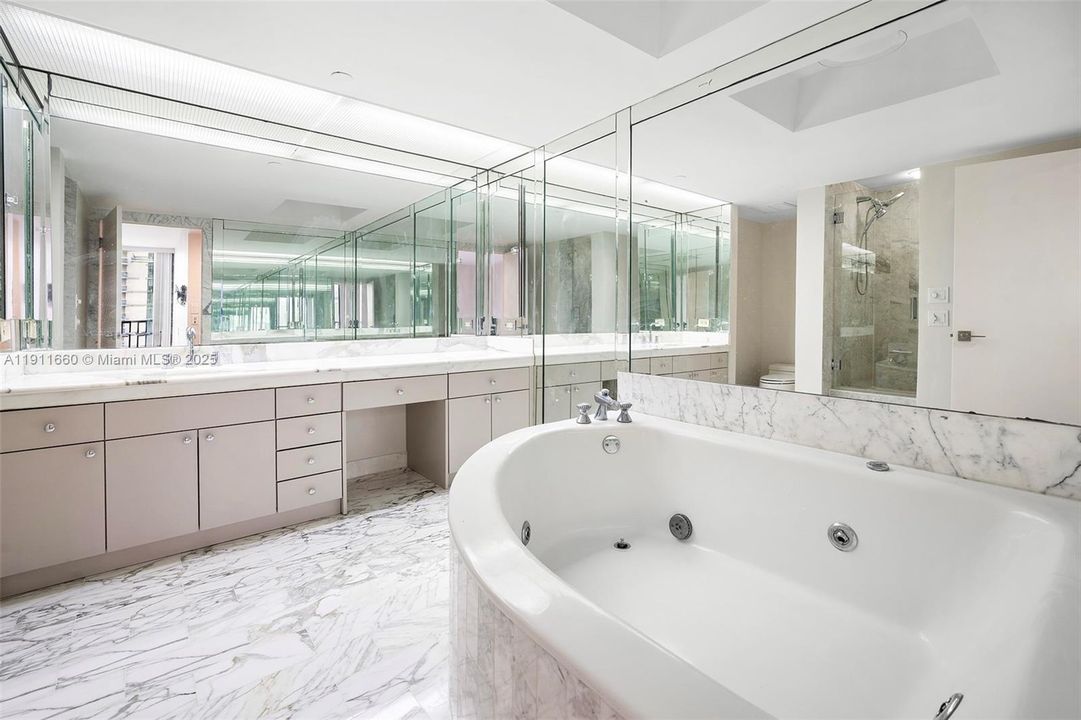 Active With Contract: $599,000 (2 beds, 2 baths, 1522 Square Feet)