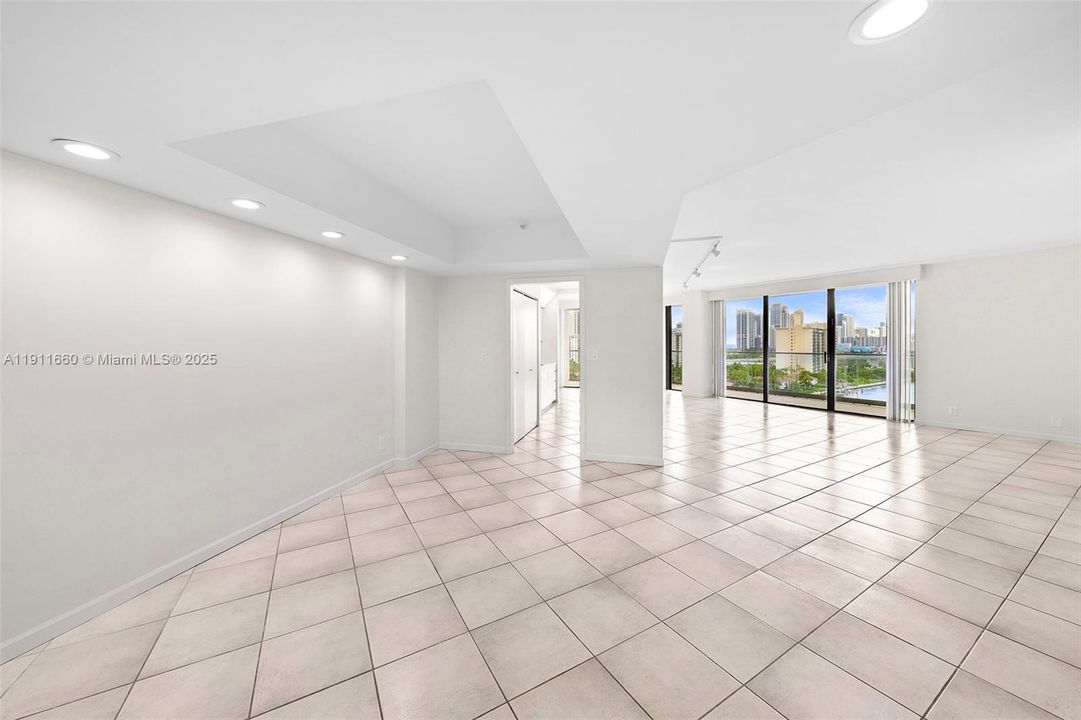 Active With Contract: $599,000 (2 beds, 2 baths, 1522 Square Feet)