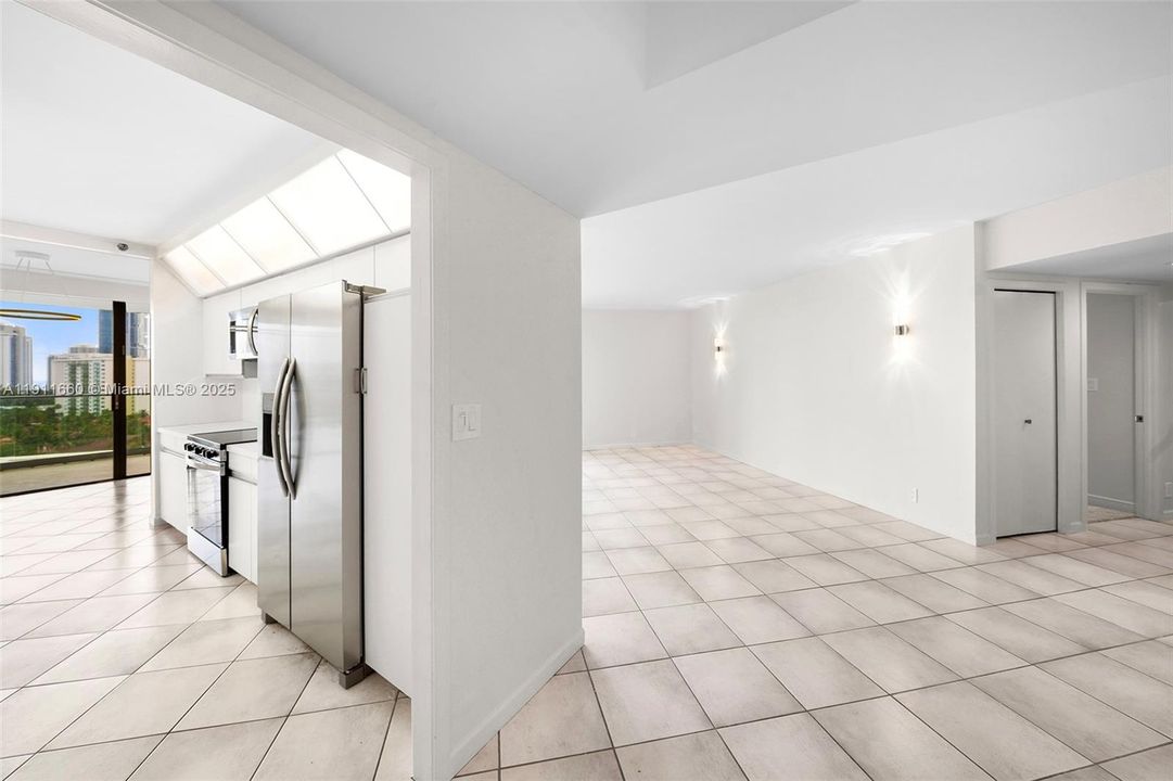 Active With Contract: $599,000 (2 beds, 2 baths, 1522 Square Feet)