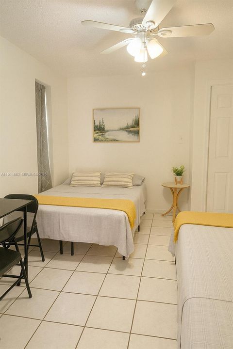 待售: $815,000 (5 贝兹, 5 浴室, 1716 平方英尺)