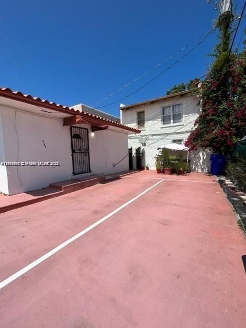 待售: $815,000 (5 贝兹, 5 浴室, 1716 平方英尺)