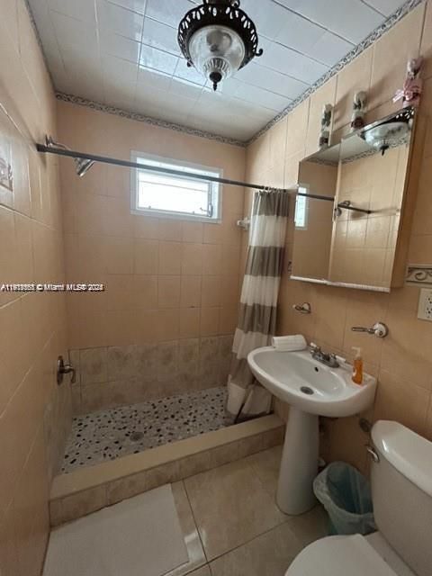 待售: $815,000 (5 贝兹, 5 浴室, 1716 平方英尺)