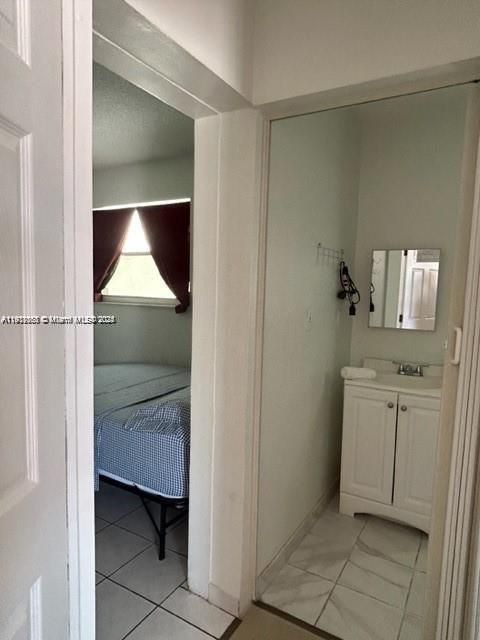 待售: $815,000 (5 贝兹, 5 浴室, 1716 平方英尺)