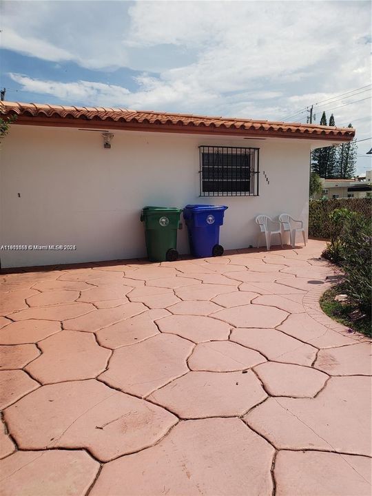 待售: $815,000 (5 贝兹, 5 浴室, 1716 平方英尺)