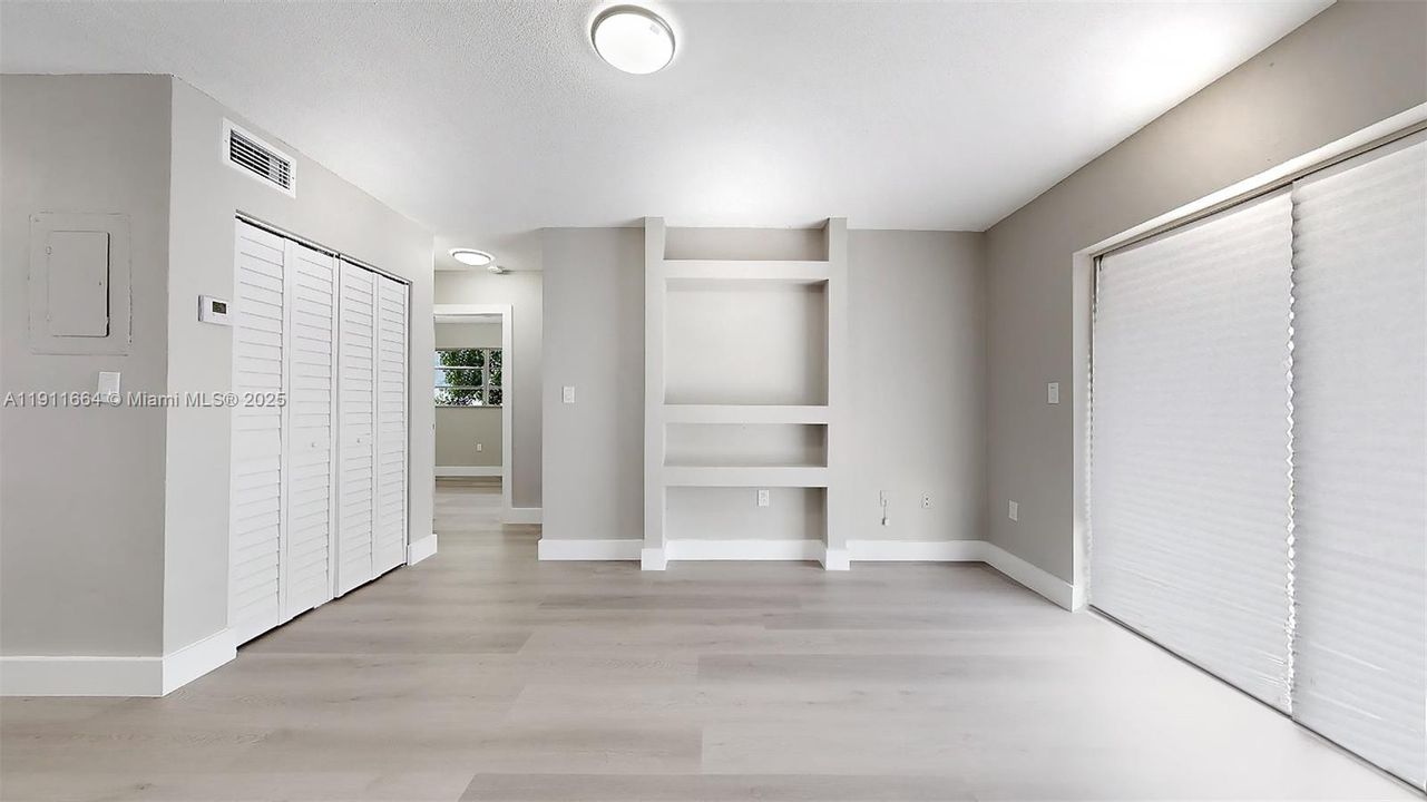 Недавно арендовано: $2,250 (2 спален, 1 ванн, 845 Квадратных фут)