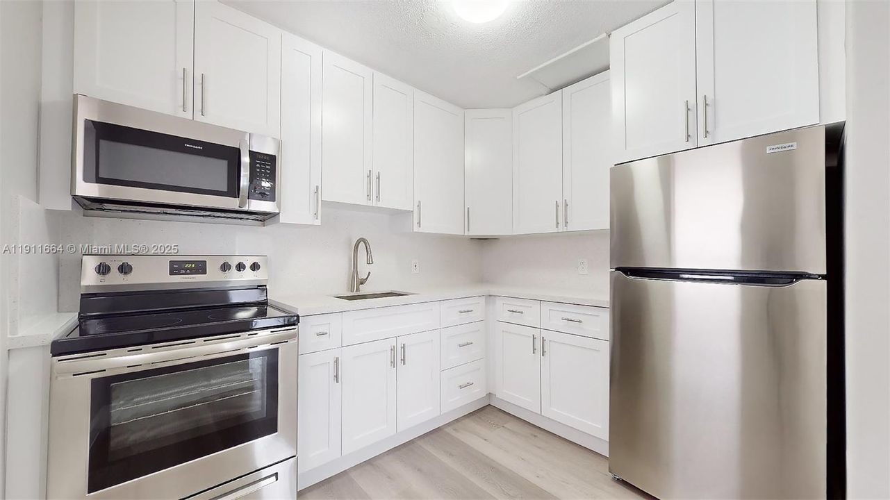 Недавно арендовано: $2,250 (2 спален, 1 ванн, 845 Квадратных фут)