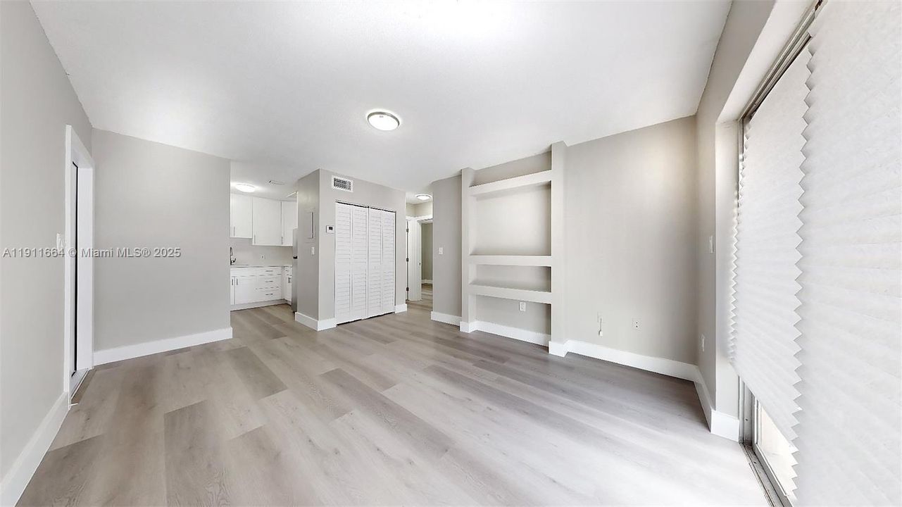 Недавно арендовано: $2,250 (2 спален, 1 ванн, 845 Квадратных фут)