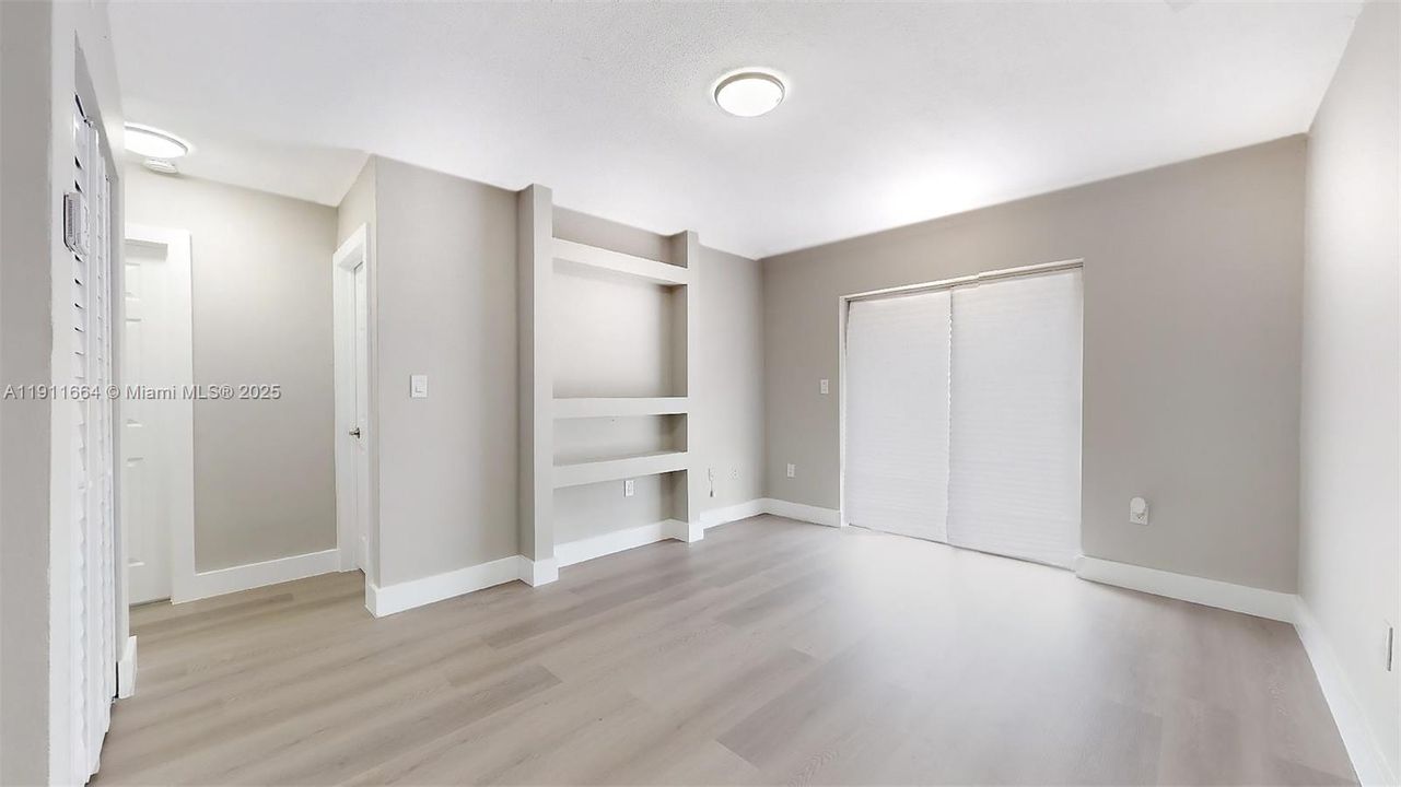 Недавно арендовано: $2,250 (2 спален, 1 ванн, 845 Квадратных фут)