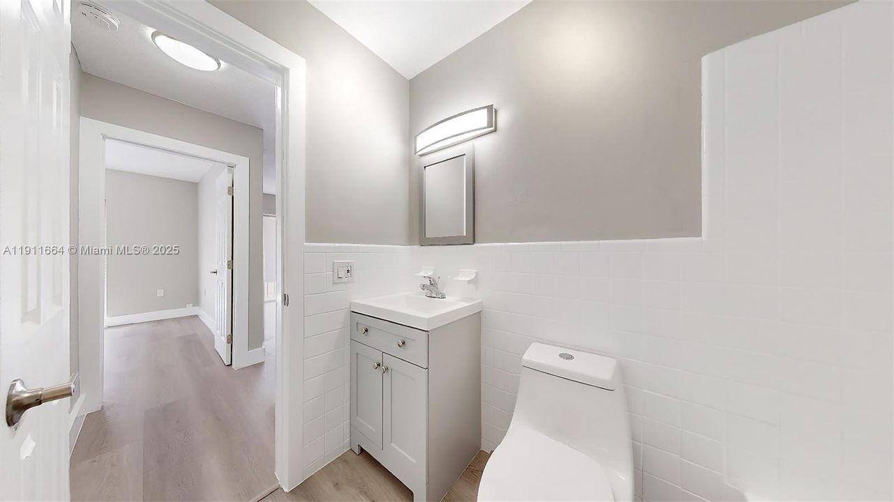 Недавно арендовано: $2,250 (2 спален, 1 ванн, 845 Квадратных фут)