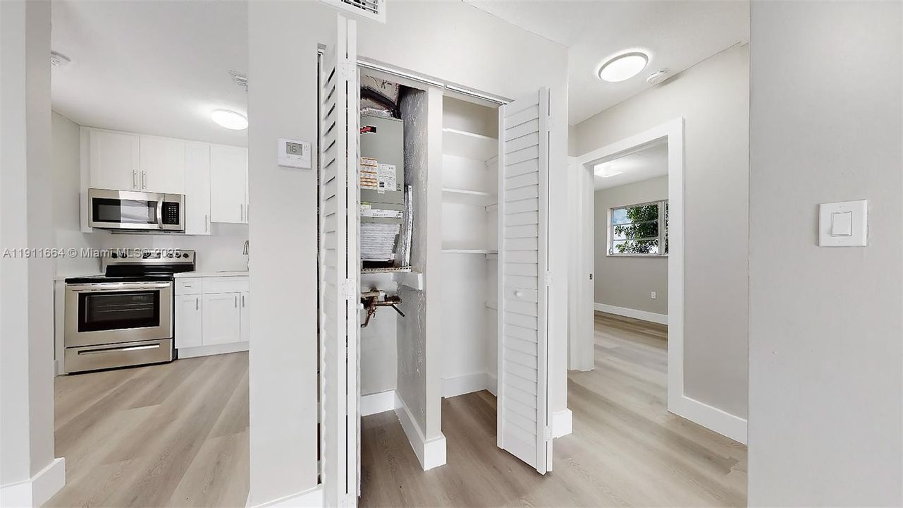 Недавно арендовано: $2,250 (2 спален, 1 ванн, 845 Квадратных фут)