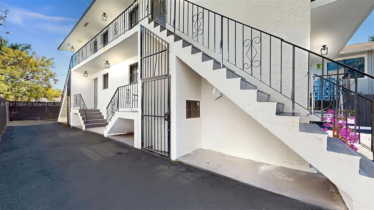 Недавно арендовано: $2,250 (2 спален, 1 ванн, 845 Квадратных фут)