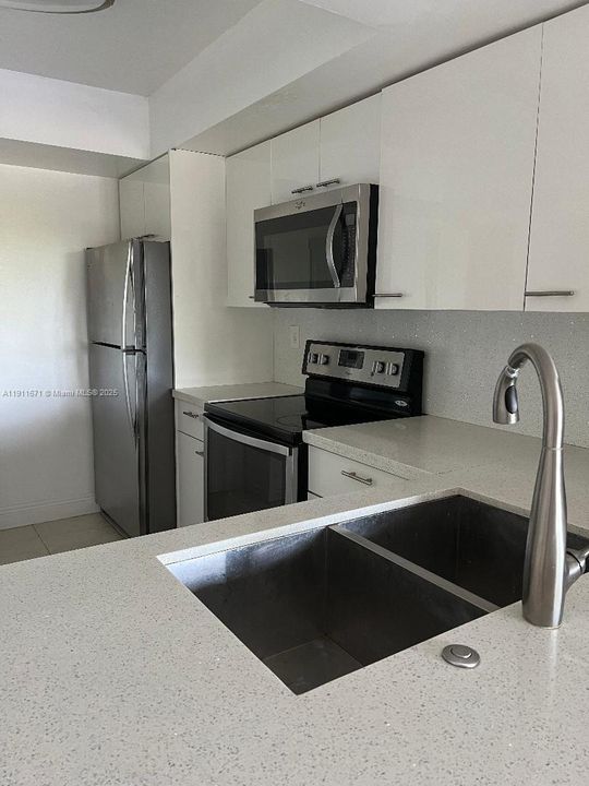 Недавно арендовано: $2,450 (2 спален, 2 ванн, 1334 Квадратных фут)