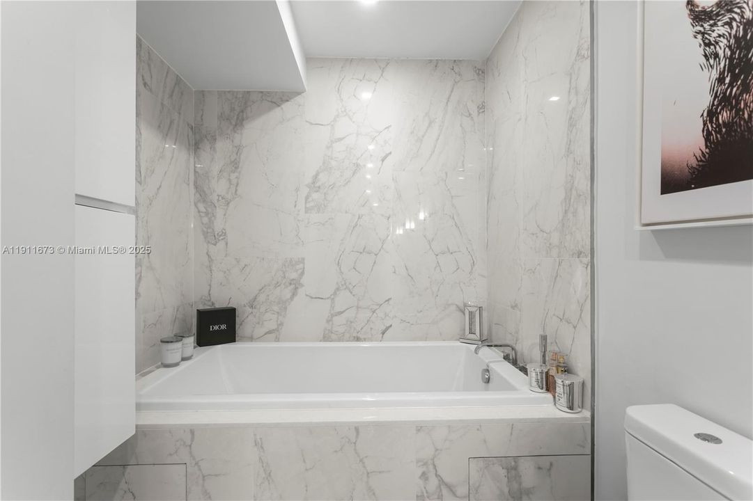 待售: $4,500,000 (3 贝兹, 4 浴室, 2594 平方英尺)