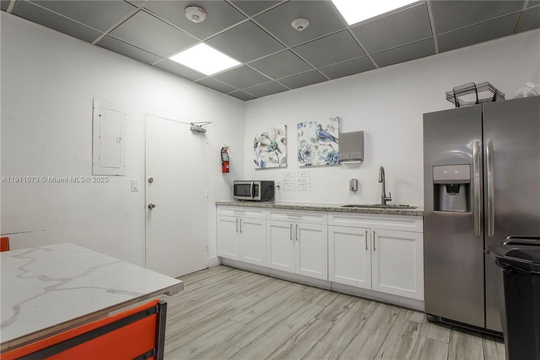 待售: $4,500,000 (3 贝兹, 4 浴室, 2594 平方英尺)