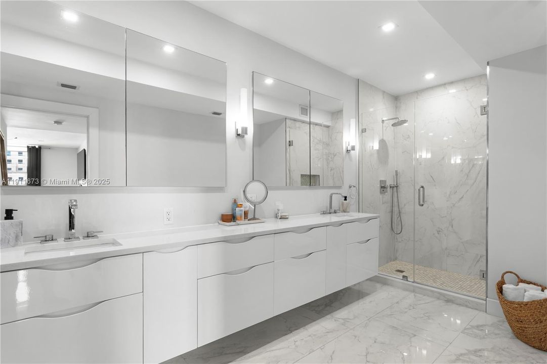 待售: $4,500,000 (3 贝兹, 4 浴室, 2594 平方英尺)