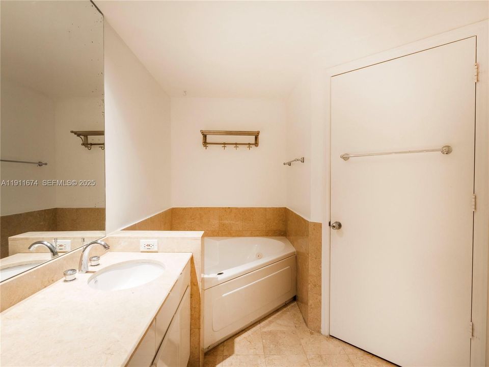 Recently Rented: $6,650 (2 beds, 2 baths, 1919 Square Feet)