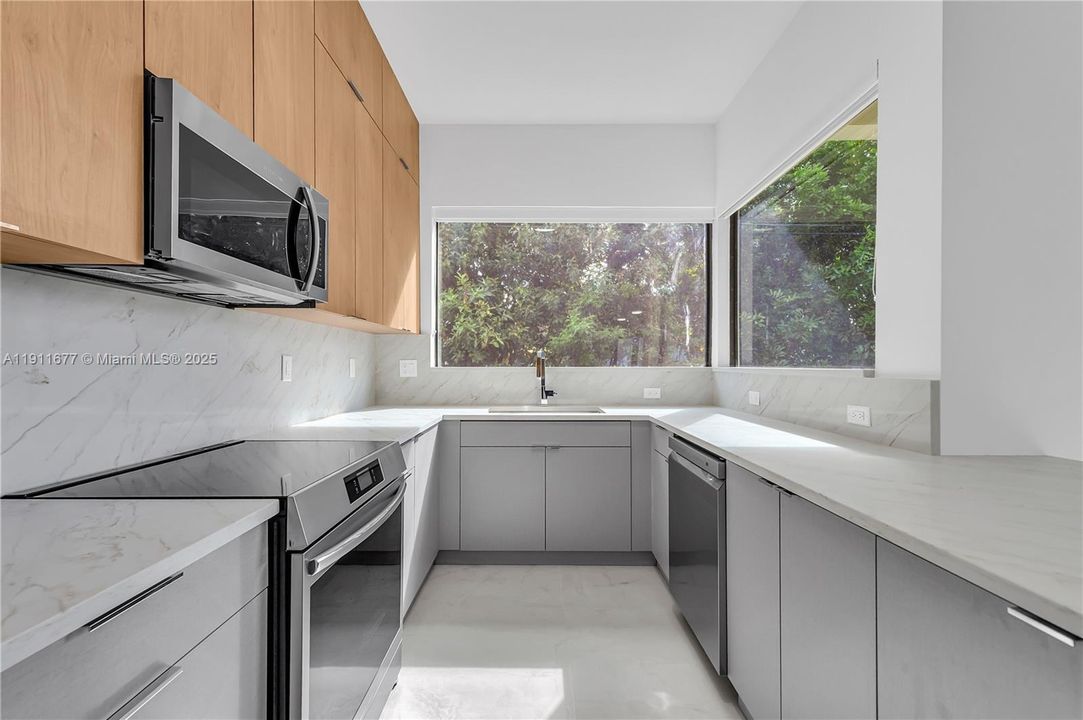 待售: $1,795,000 (0 贝兹, 0 浴室, 5472 平方英尺)