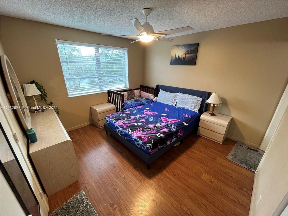 For Rent: $1,900 (2 beds, 2 baths, 825 Square Feet)