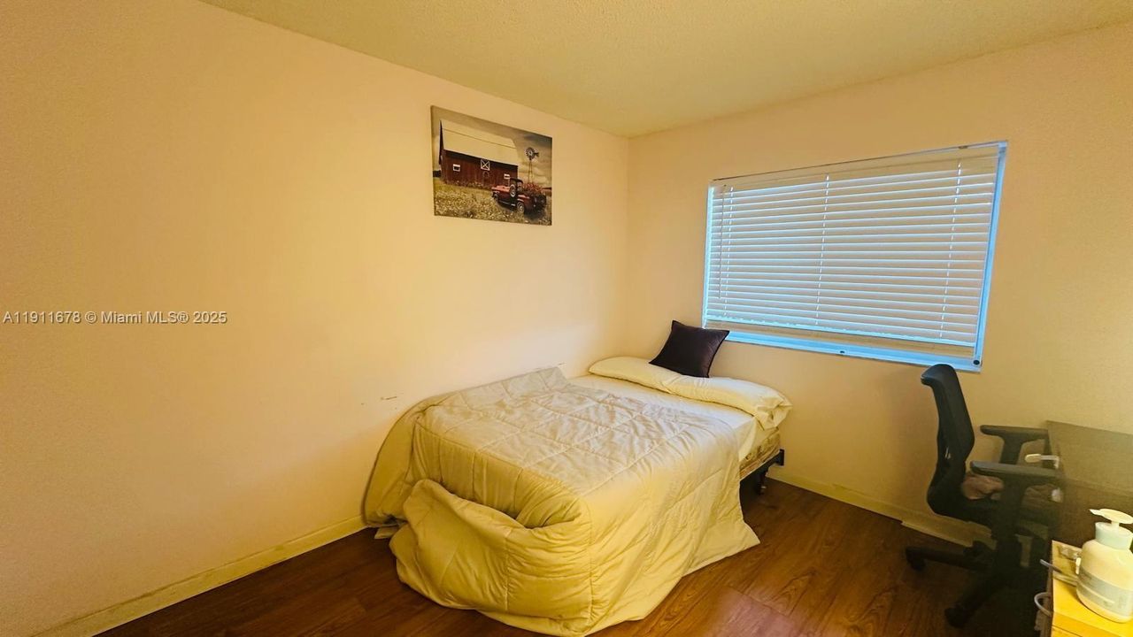 For Rent: $1,900 (2 beds, 2 baths, 825 Square Feet)